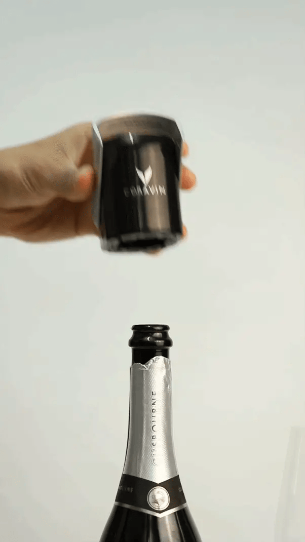 Mit dem Sparkling-Stopfen verschließen